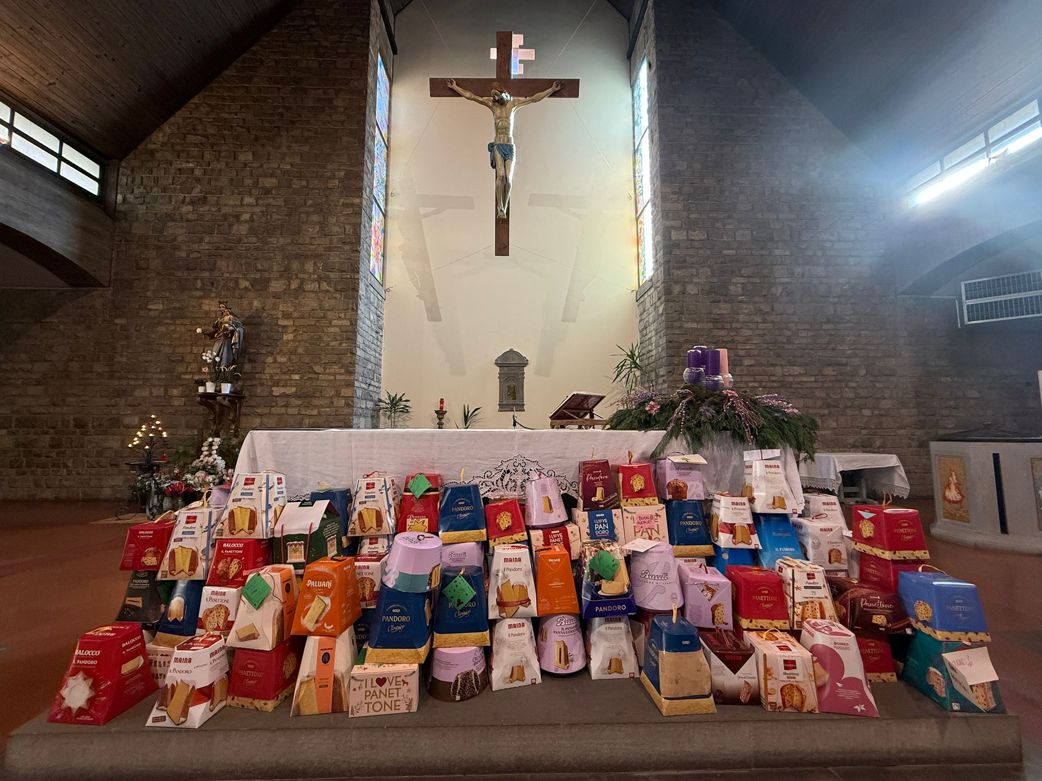 WhatsApp Image 2025-12-14 at 11.42.00 Porta un panettone o un pandoro 2025